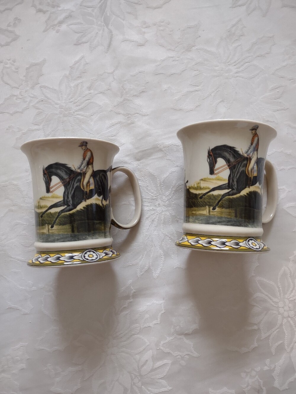 2 Mugs